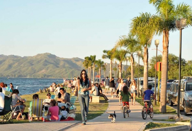 VILLA CARLOS PAZ EN FERIADO DE CARNAVAL 